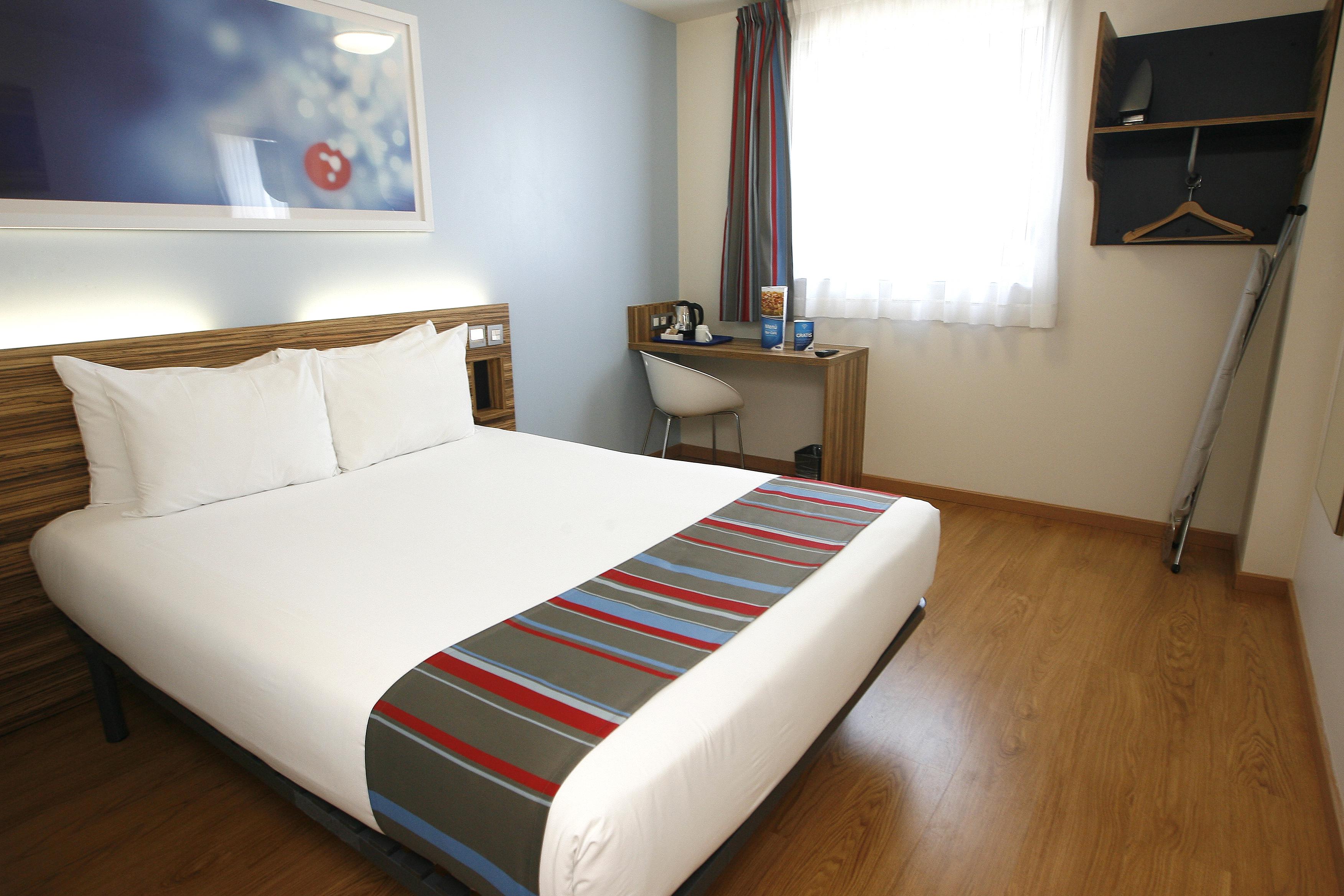 Travelodge Barcelona Poblenou Esterno foto