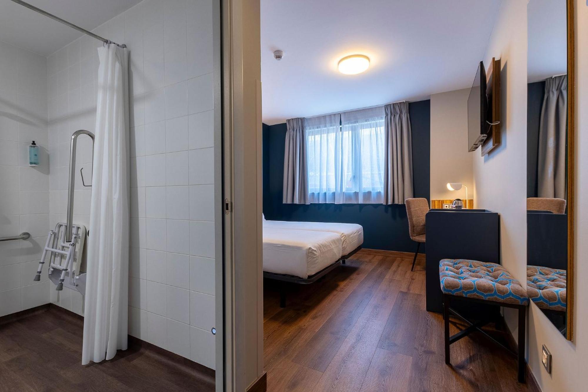 Travelodge Barcelona Poblenou Esterno foto