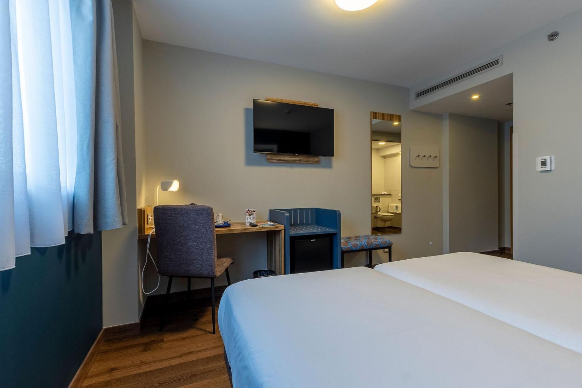Travelodge Barcelona Poblenou Esterno foto