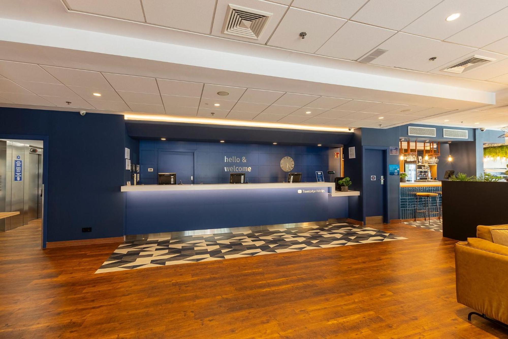Travelodge Barcelona Poblenou Esterno foto