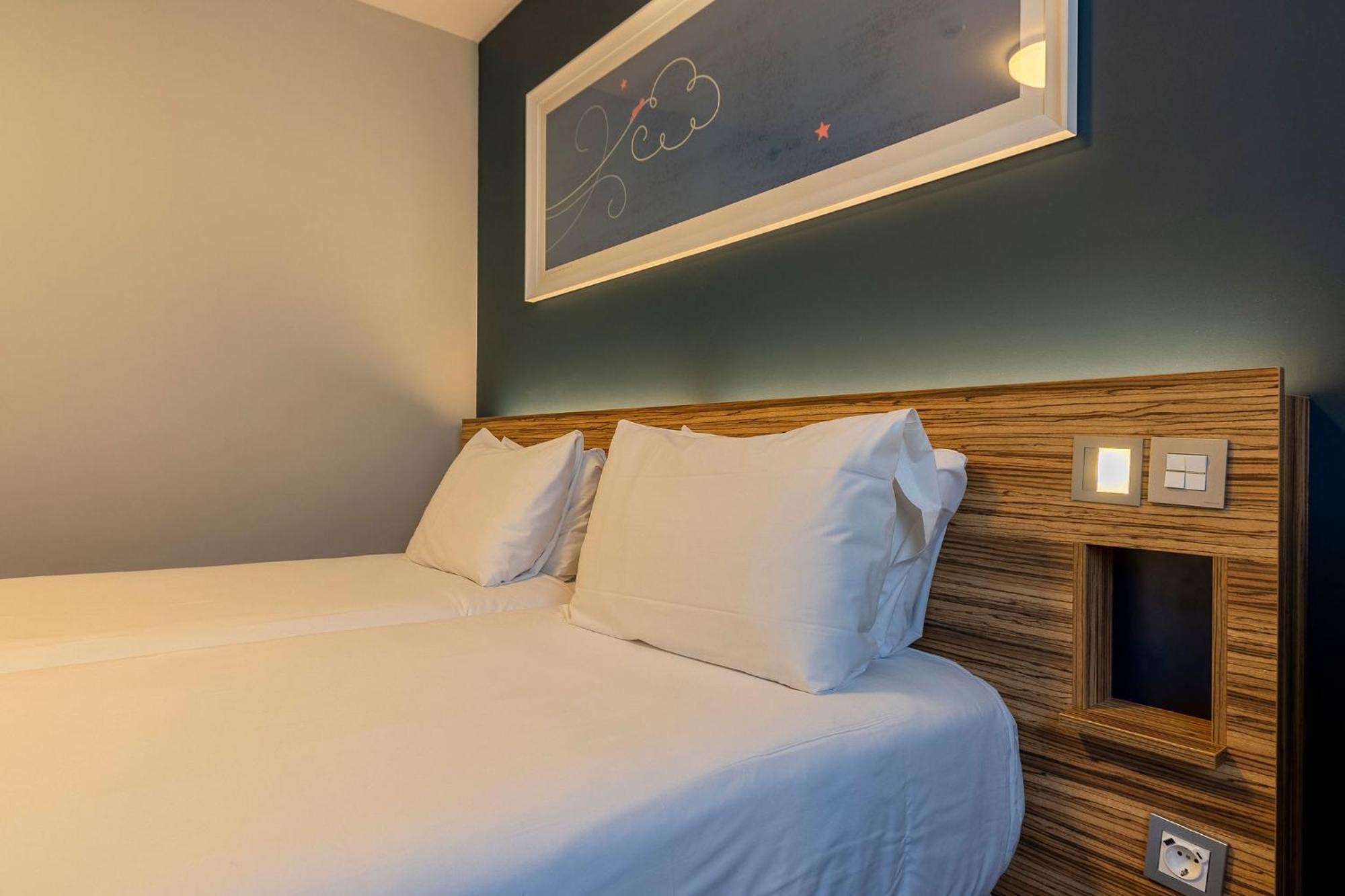 Travelodge Barcelona Poblenou Esterno foto