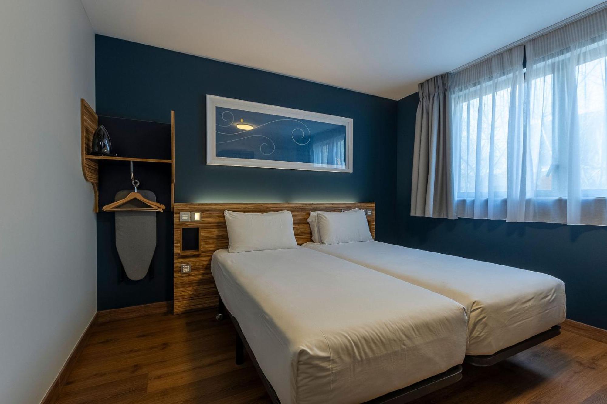 Travelodge Barcelona Poblenou Esterno foto