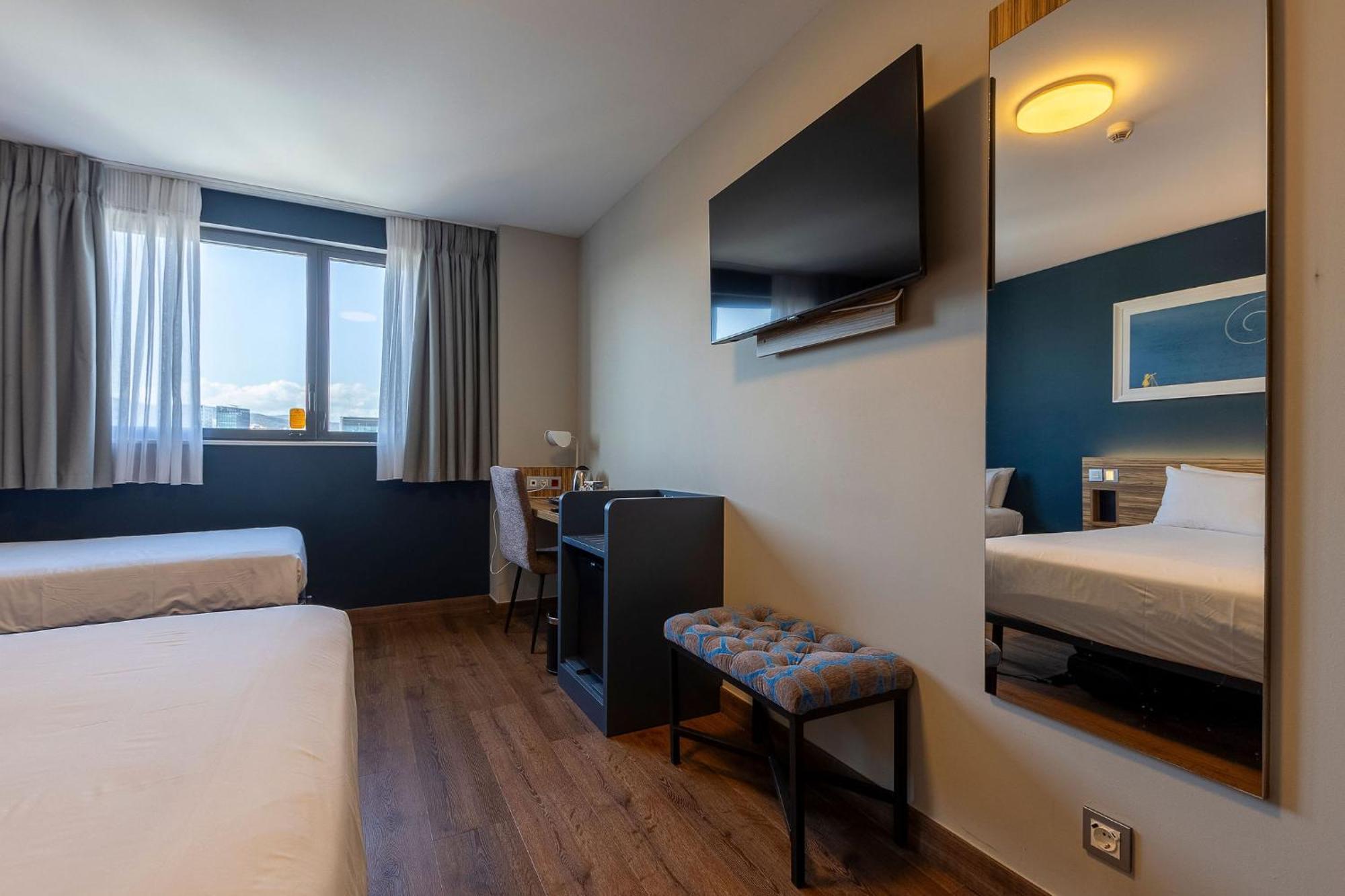 Travelodge Barcelona Poblenou Esterno foto