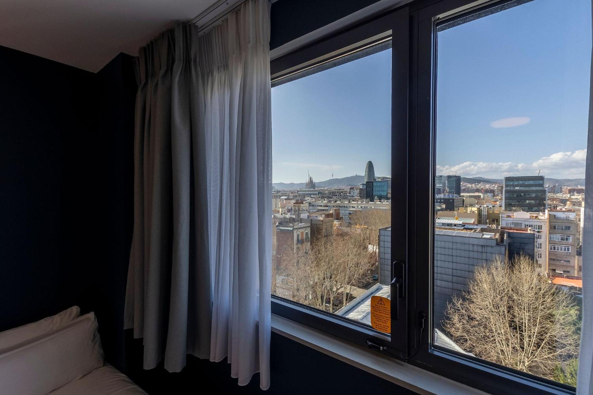 Travelodge Barcelona Poblenou Esterno foto