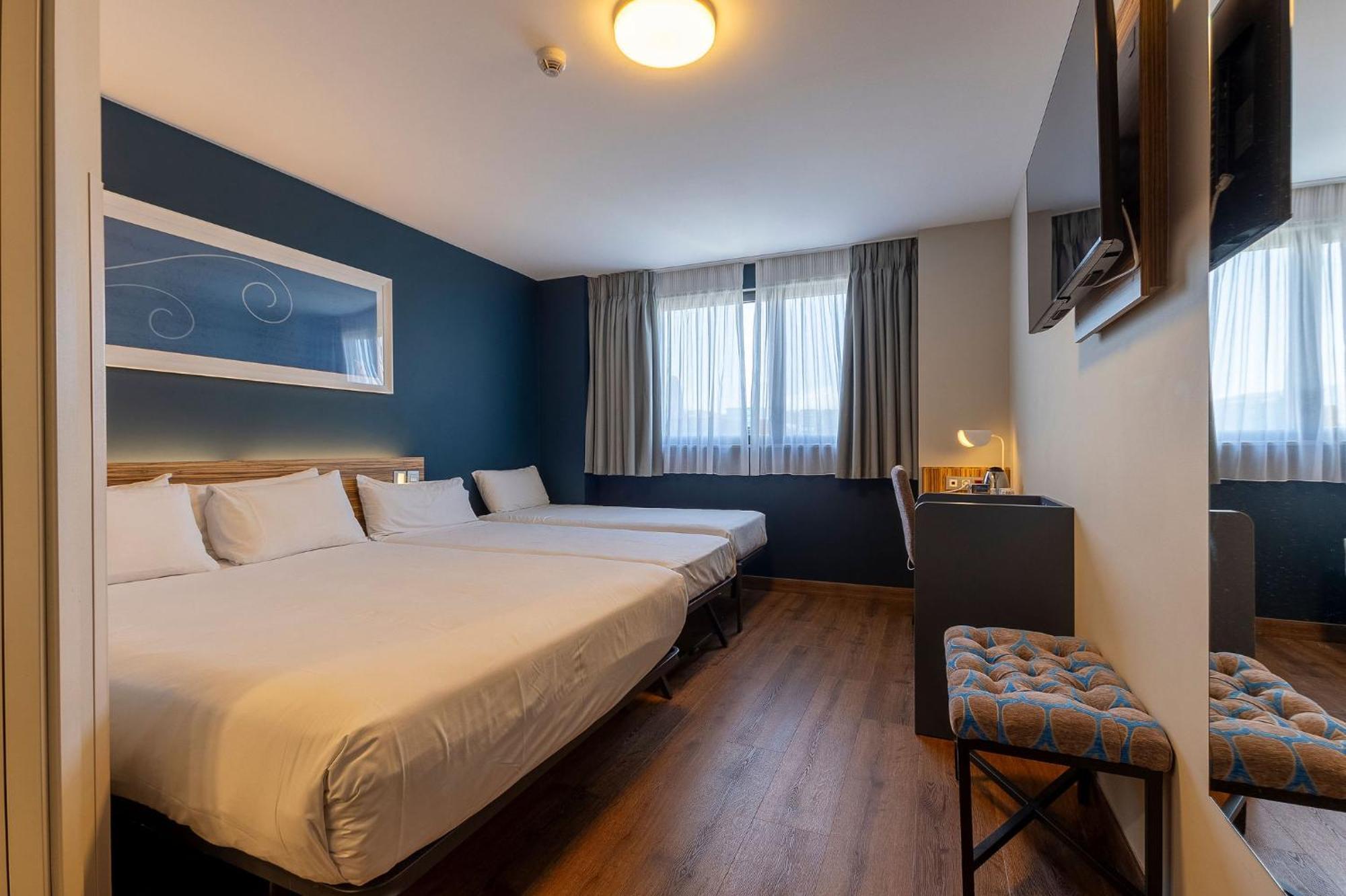 Travelodge Barcelona Poblenou Esterno foto