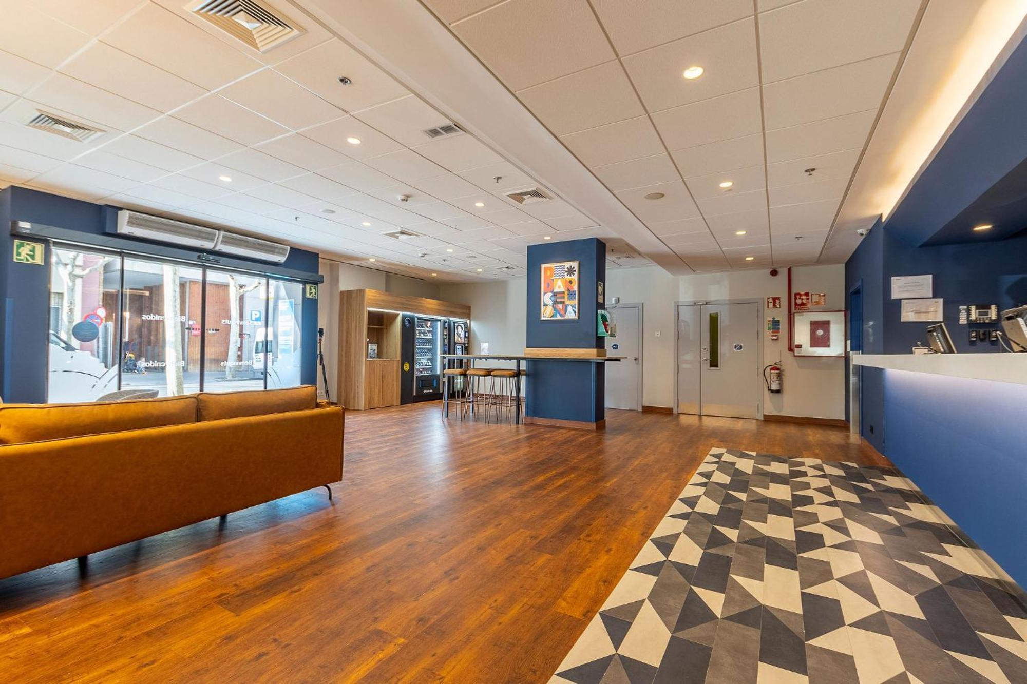 Travelodge Barcelona Poblenou Esterno foto