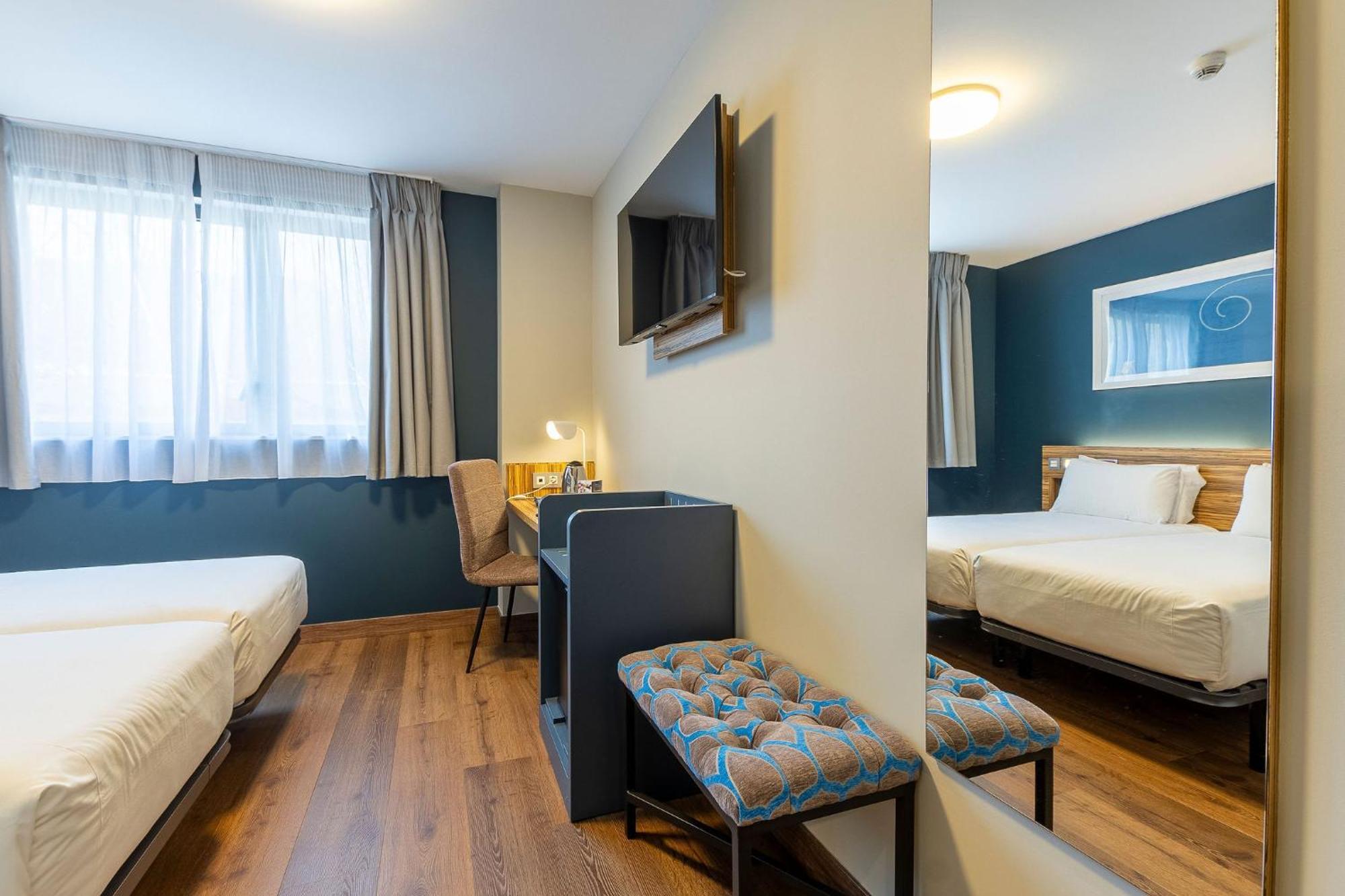 Travelodge Barcelona Poblenou Esterno foto