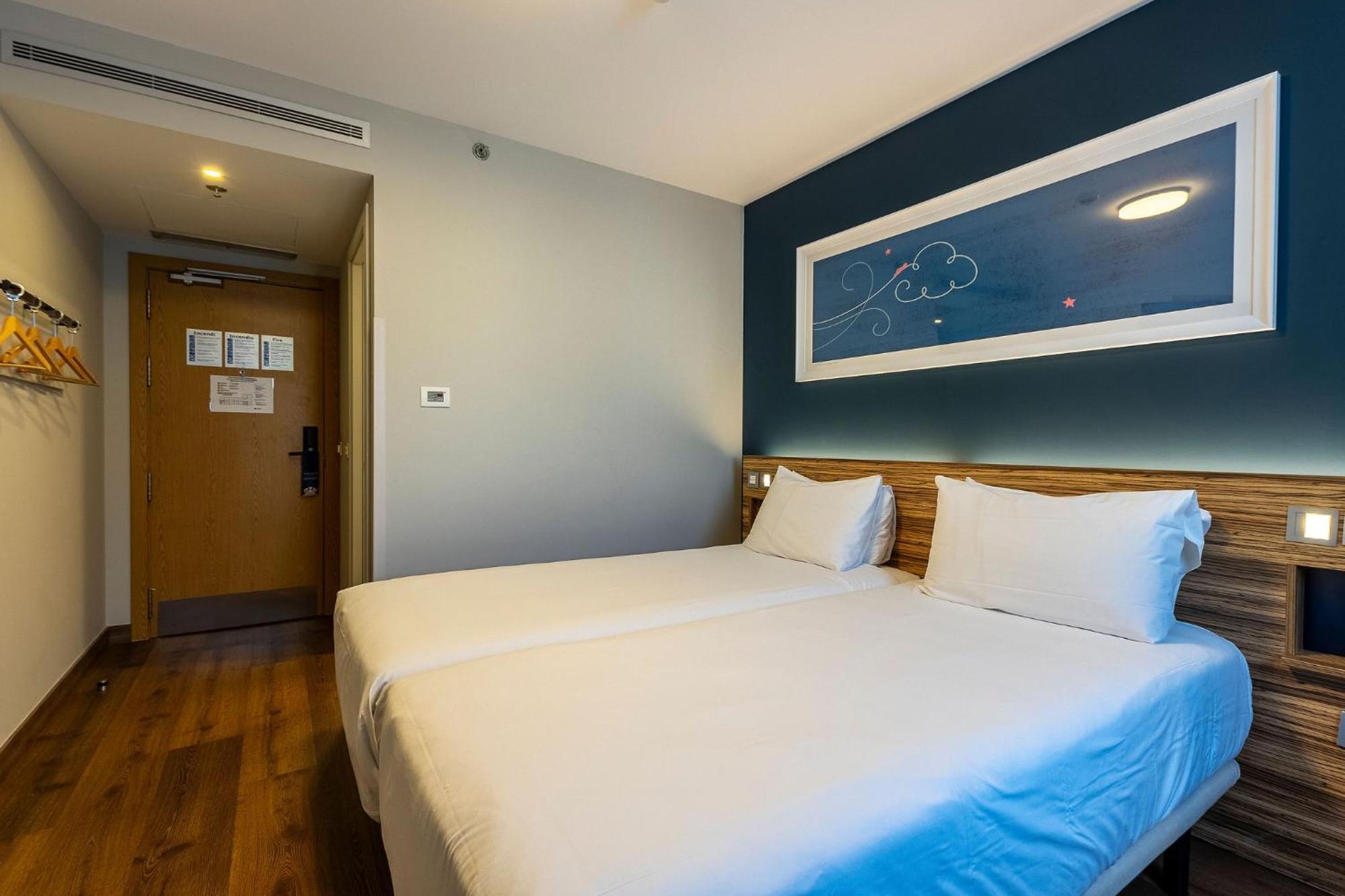 Travelodge Barcelona Poblenou Esterno foto